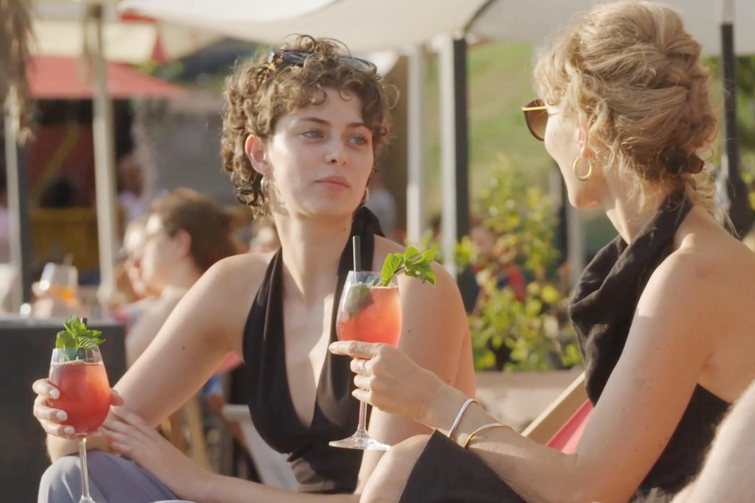 Den Tag mit einem Cocktail ausklingen lassen